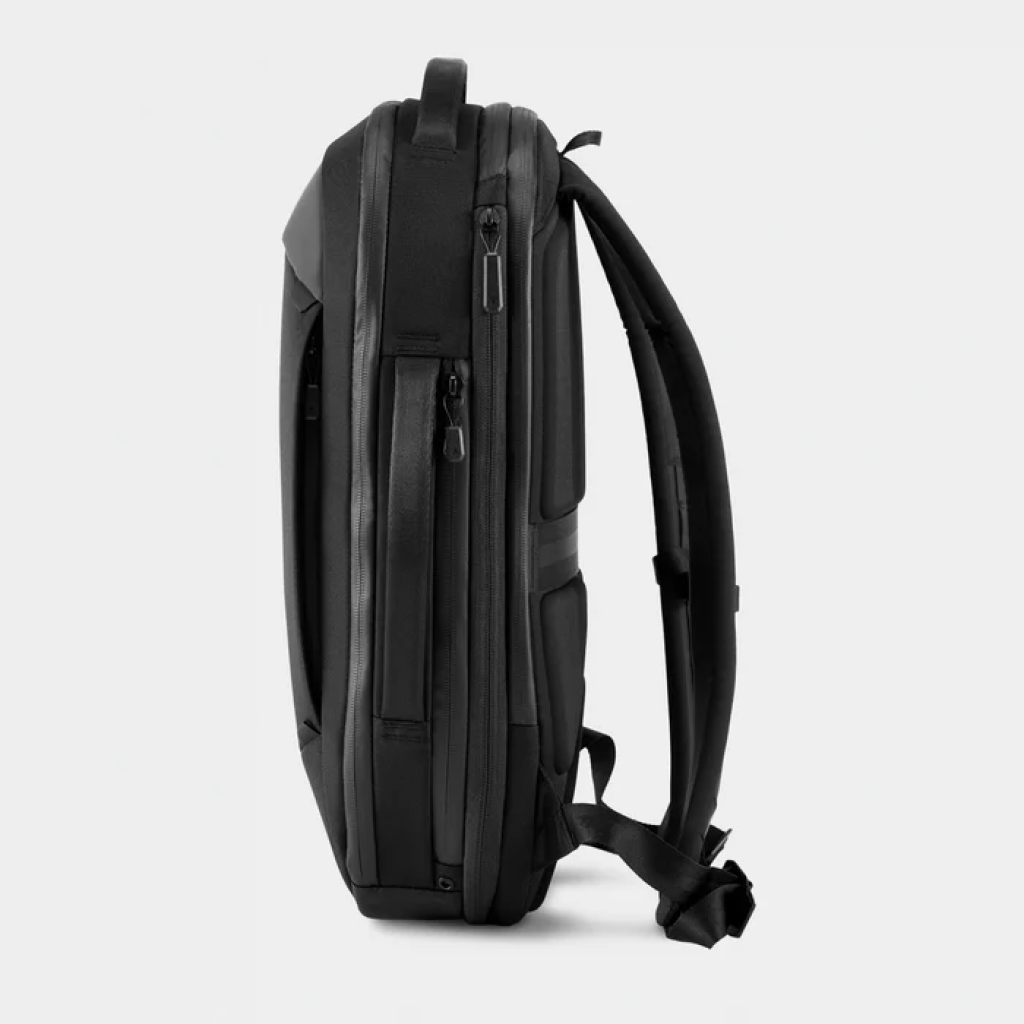 Nomatic Navigator 15L: A Minimalist Backpack for Maximal Travel Utility