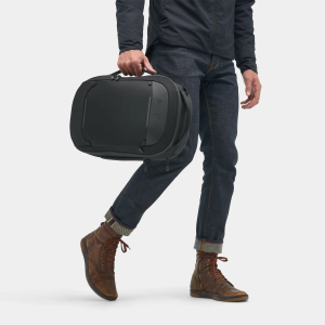 Nomatic Navigator 15L: A Minimalist Backpack for Maximal Travel Utility