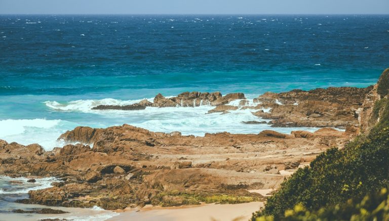 rocky sydney coastline ocean view one of the scenic day trips from sydney with cliffs and beaches ✅ Caption ✅ Description