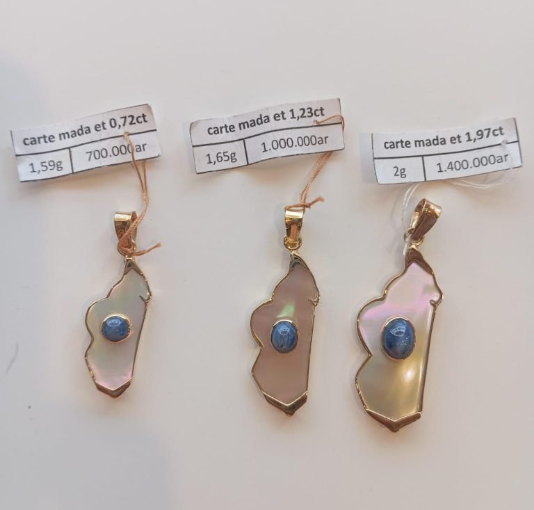 Madagascar shaped pendant jewelry with gemstone for sale in local market