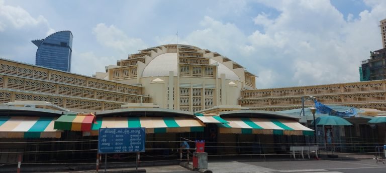 Things to do in Phnom Penh Central Market Psar Thmei exterior art deco building