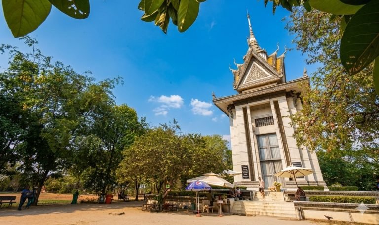 choeung ek memorial stupa cambodia killing fields phnom penh Caption: Description:
