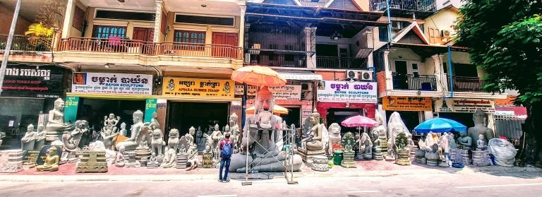 Phnom Penh itinerary street sculpture shops with Khmer statues and artisan workshops