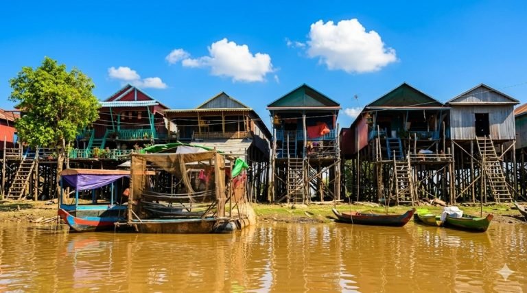 tonle sap floating village stilt houses dry season cambodia lake