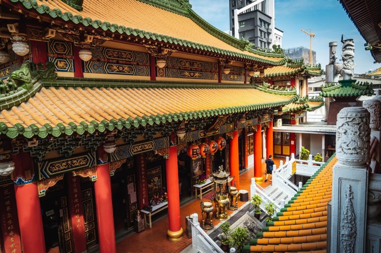 Getting around Taiwan temple architecture colorful roofs city travel Taiwan