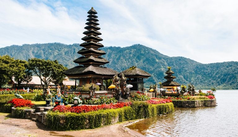 Where to stay in Bali near lakeside temples, mountain scenery, and traditional Balinese culture