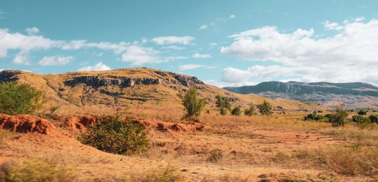 Collines et paysages des Hautes Terres centrales lors d’un itinéraire Madagascar