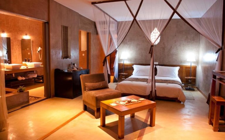 Parcs nationaux de Madagascar – chambre élégante de l’Isalo Rock Lodge à proximité du Parc National de l’Isalo