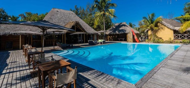 Hôtel Palissandre Morondava avec piscine près de l’allée des baobabs à Madagascar