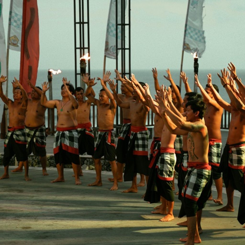 Kecak Fire Dance performance during sunset at Uluwatu Temple in this Uluwatu travel guide