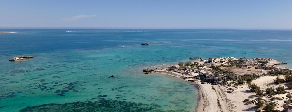 Plages de Madagascar à Sainte-Marie avec lagon turquoise et bancs de sable sur la côte est