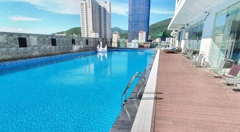Rooftop swimming pool at FLC SeaTower Quy Nhơn – MÂY Condotel near Quy Nhon Beach