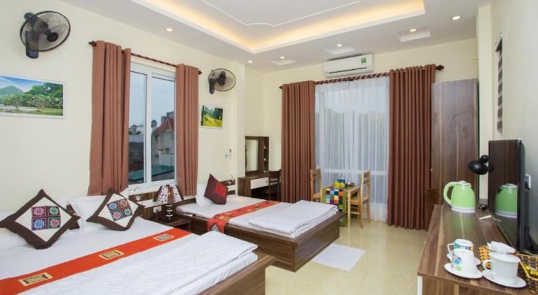 Comfortable twin room at Friendly Home Hotel in Ninh Binh, a budget-friendly hotel near Tam Coc