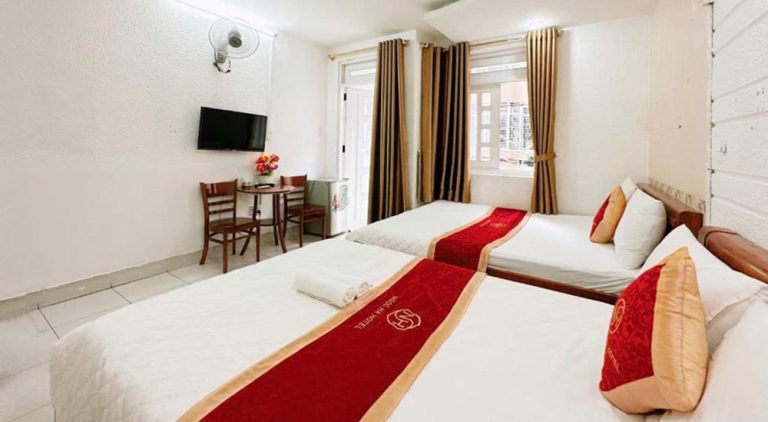 Comfortable family room at Khách Sạn Ngọc Hà in Ninh Binh, a budget-friendly hotel near Hoa Lu