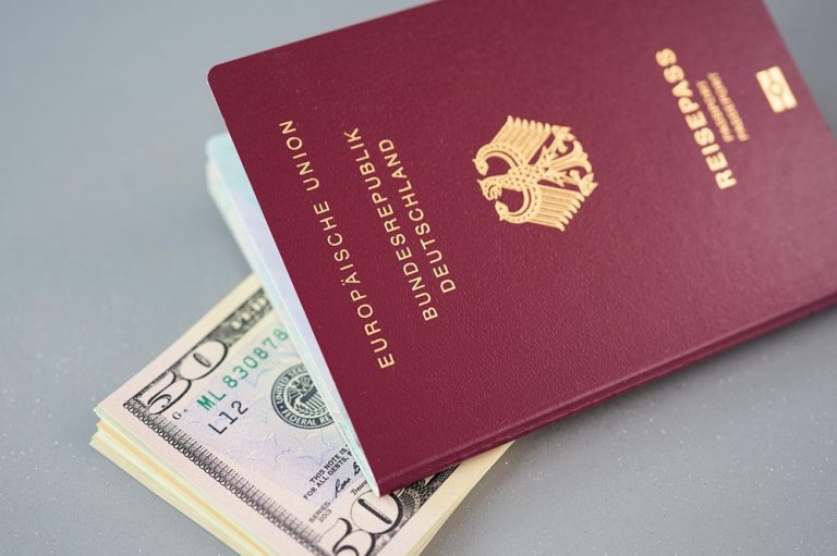 Vietnam Visa Guide - Passport with cash for international travel
