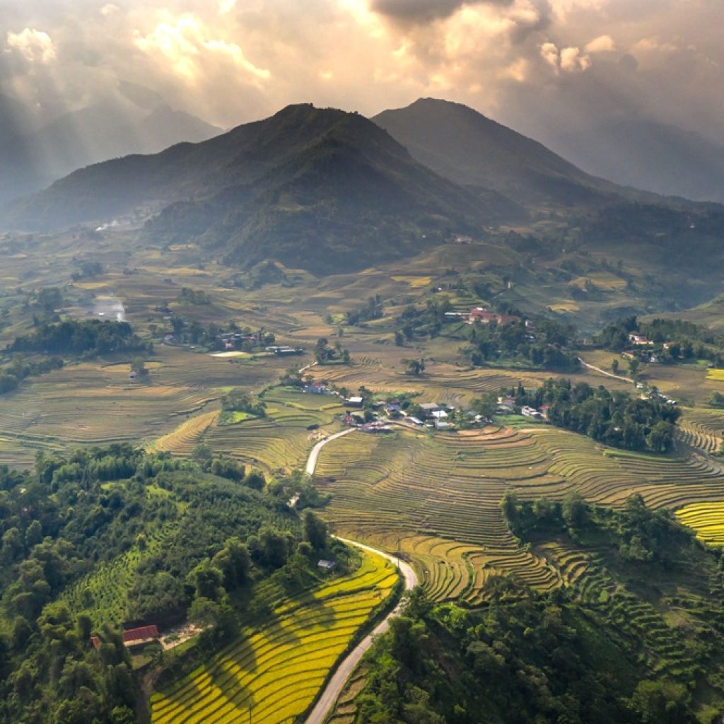 Vietnam Itinerary: Sunrise over the spectacular rice terraces and mountains of Sapa in Northern Vietnam